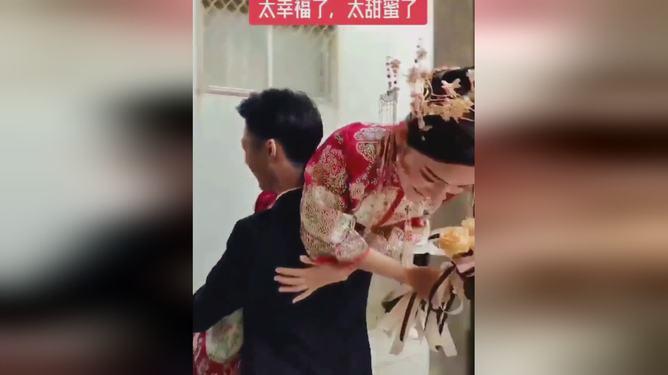 AI虚拟人化身李白为你即兴赋诗 黑科技体验展在深举办